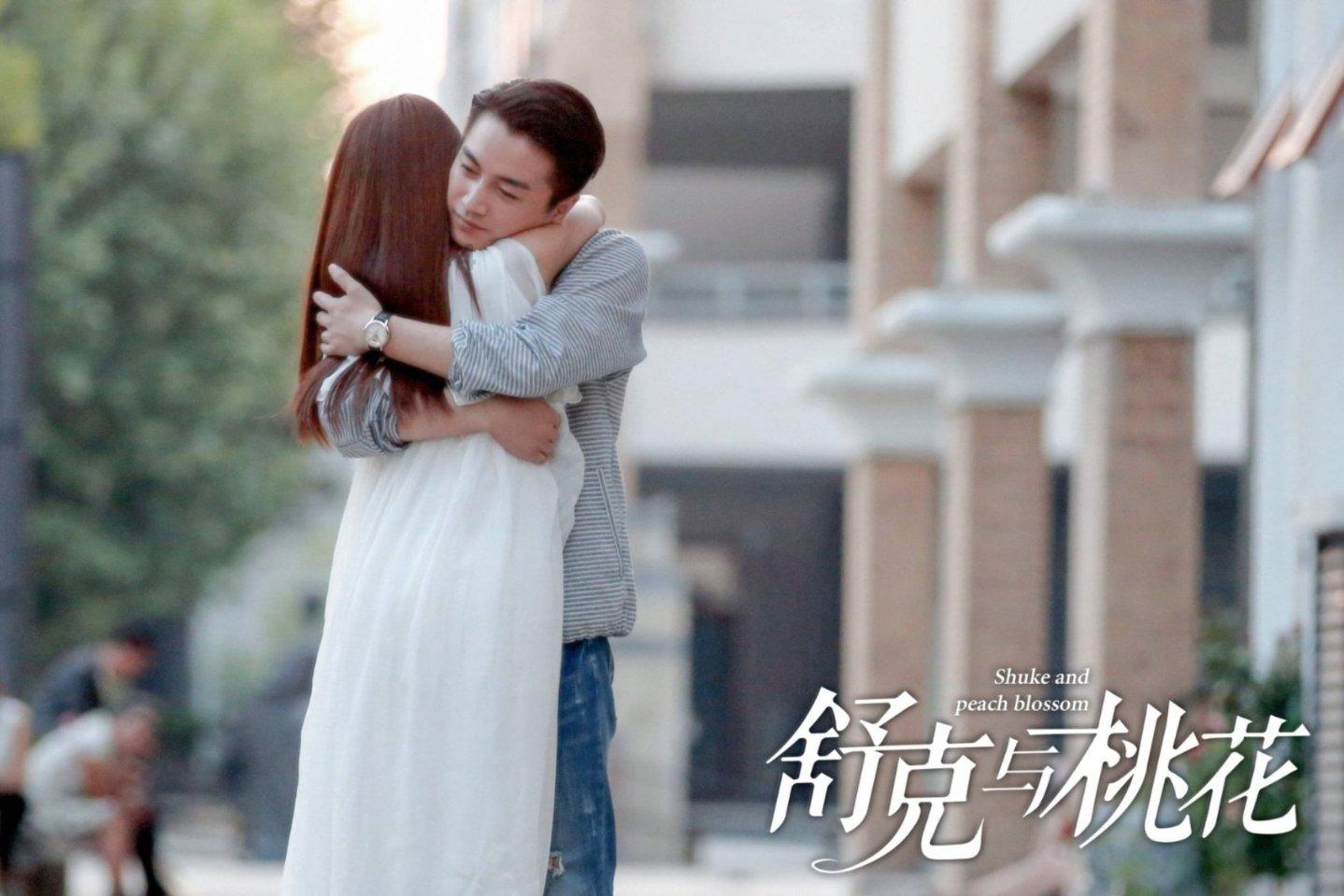 24岁女生的父亲60岁，是不是女生上面有哥哥？游戏画面